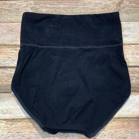 Leonisa High-Waisted Classic Shaping Brief NWT - Picture 3 of 4